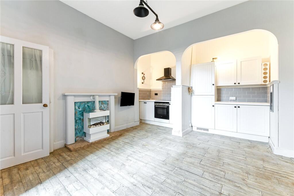 Lounge/Kitchen