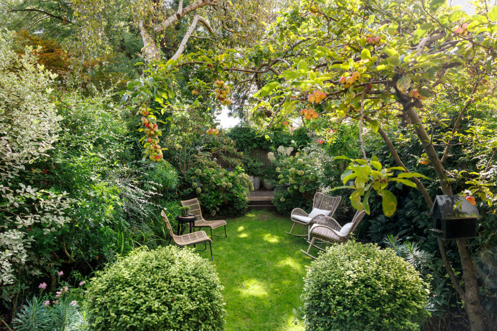 309139 - LillieshallRoad-SW4-JSouteyrat-18693.jpg