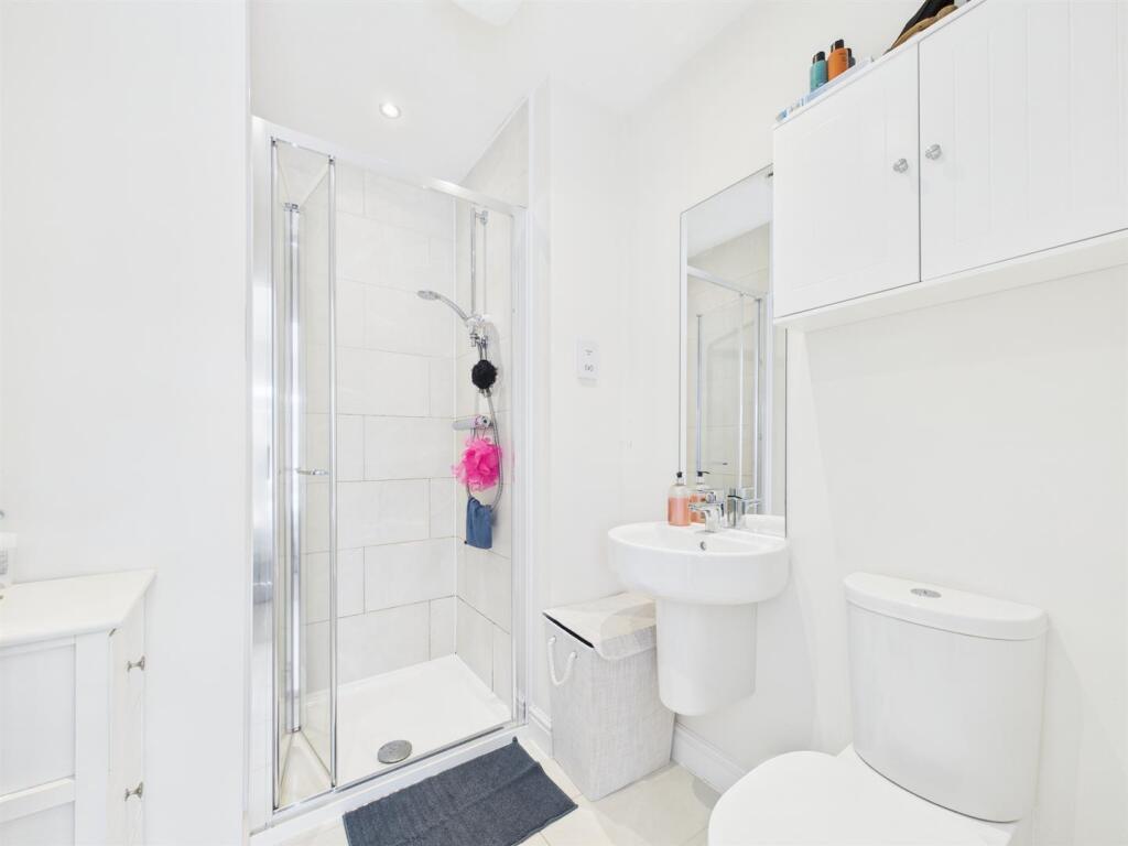 Bedroom One En-suite