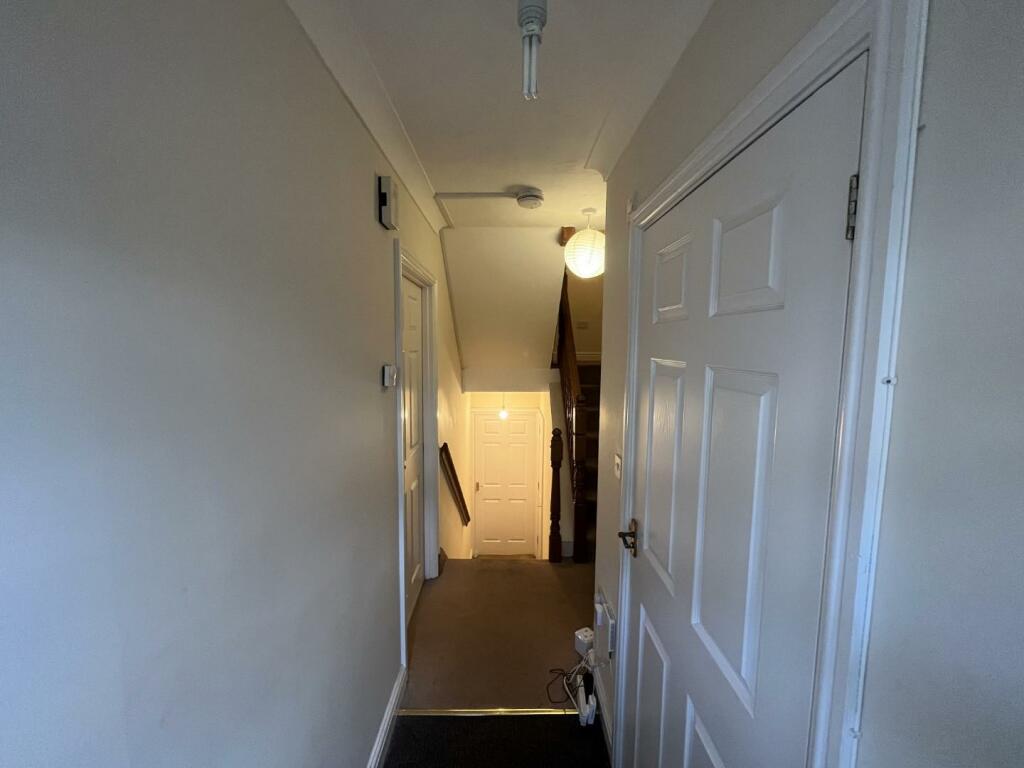 Hallway GF.jpeg