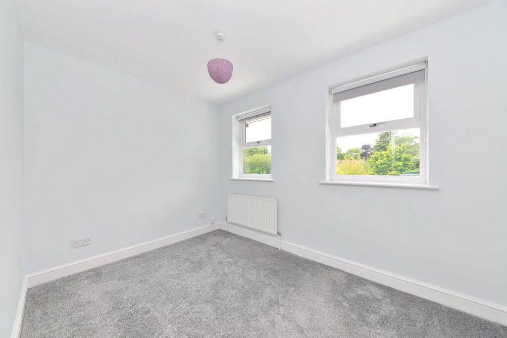 3 Deeley Close - ...