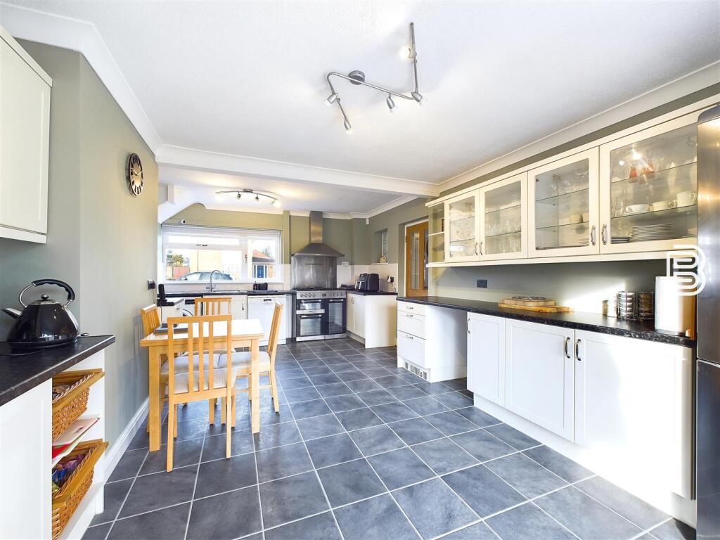 Kitchen Diner (3).jpg