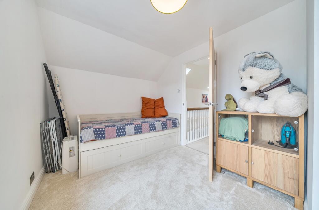 1364054-6-68e530fab82f3