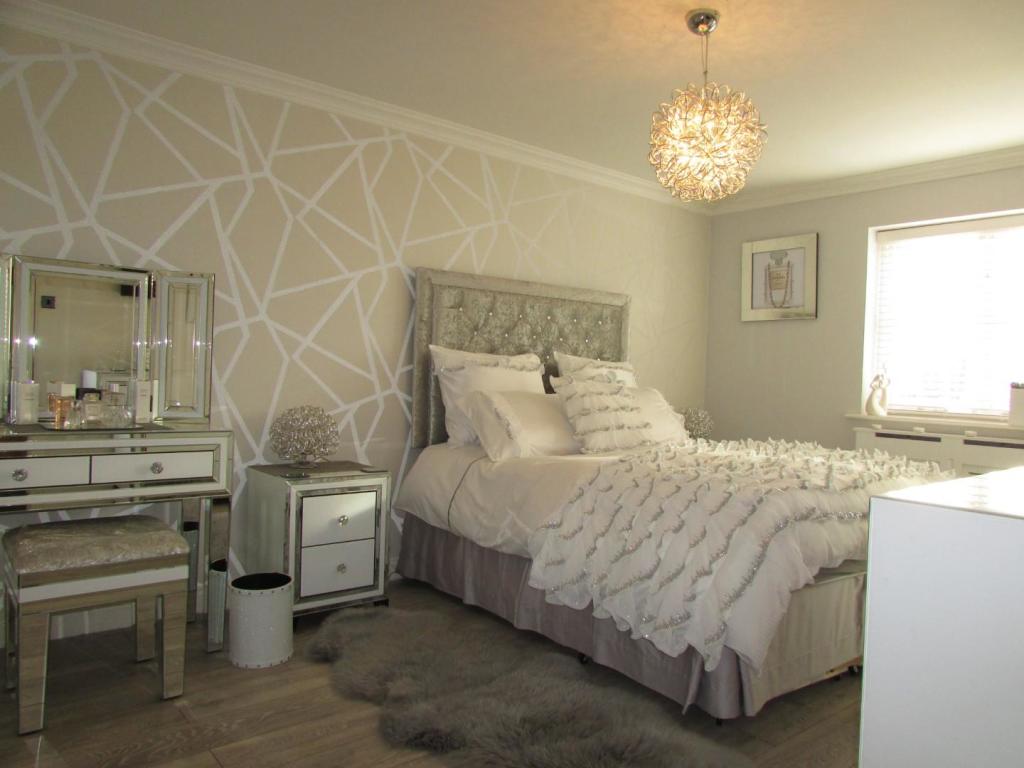 NewOakCl34bed2.JPG