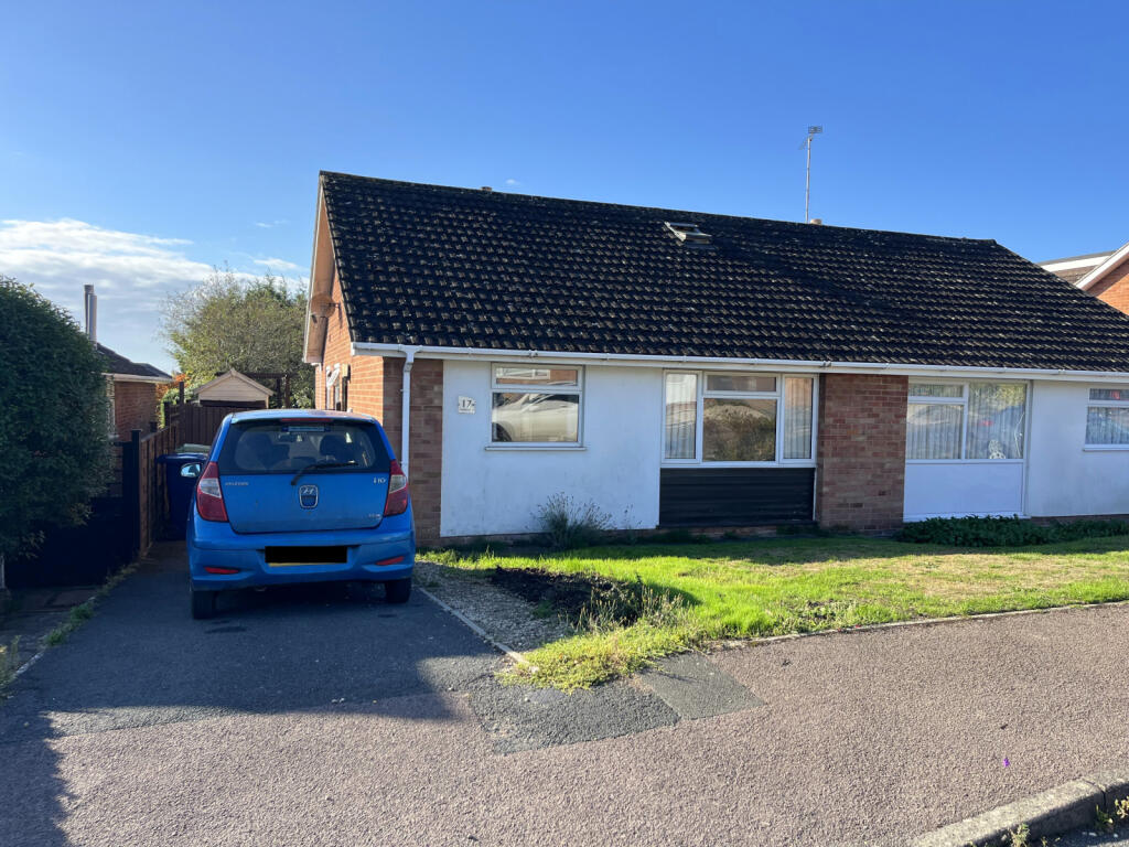 3 Bedroom Semi Detached Extended Bungalow for Sal