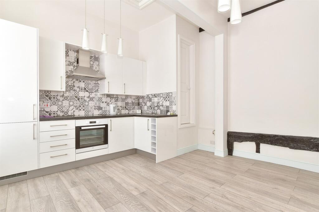 Kitchen/Lounge/ Dining Area