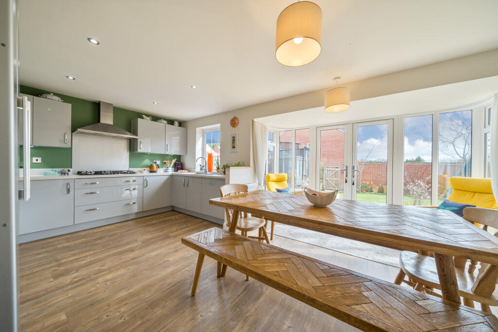 Kitchen / Dining Room