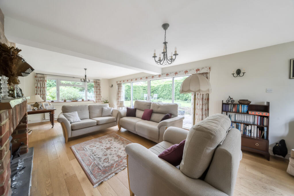 1295427-8-682afe4...