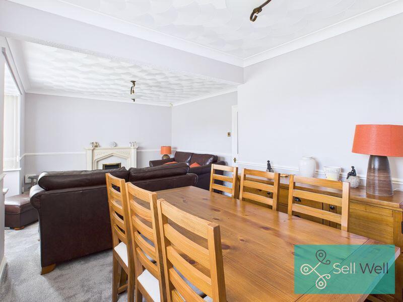 Living/Dining Area