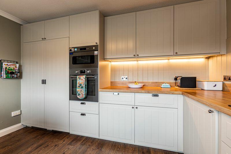 Breakfasting Kitchen