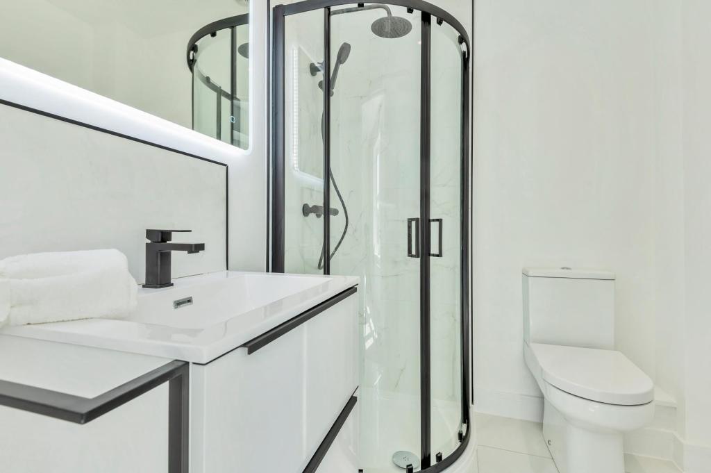 11- En-Suite