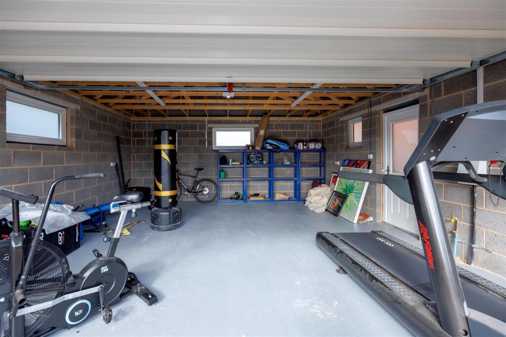 Double garage SAPL7120.jpg