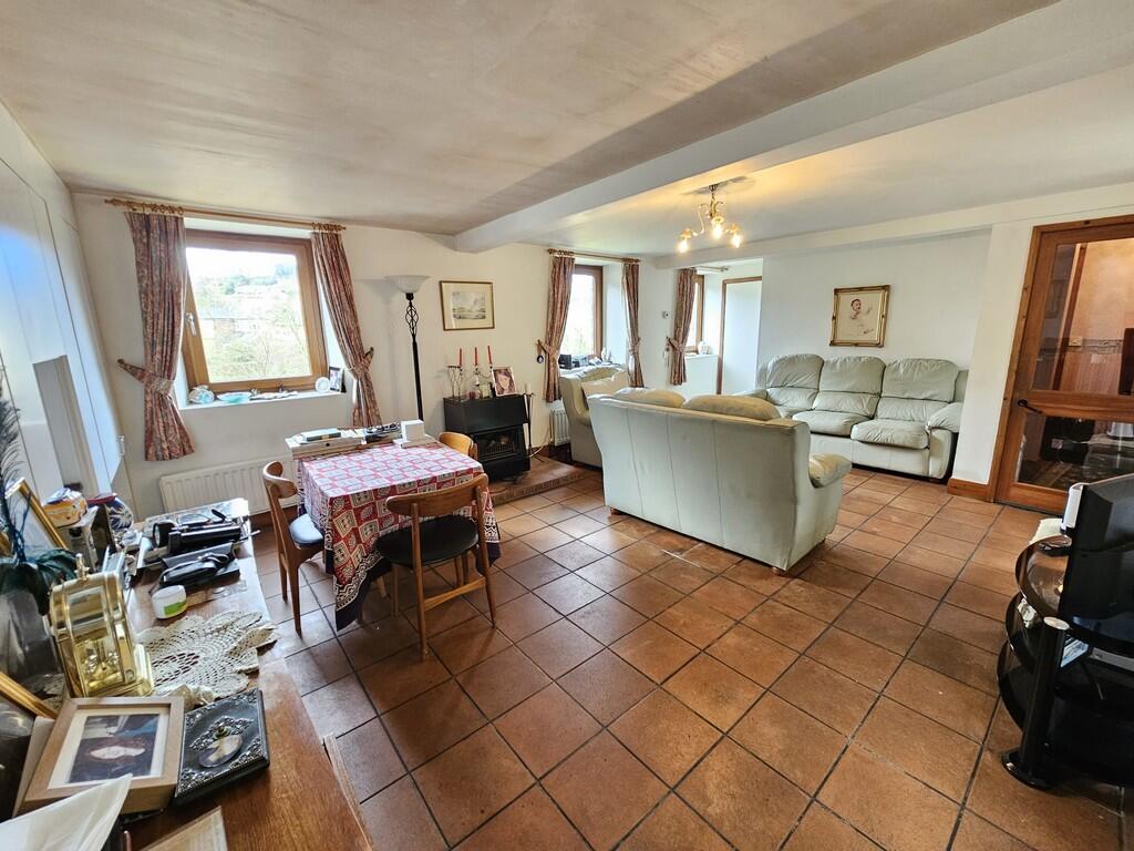 IMG-20250228-WA00...