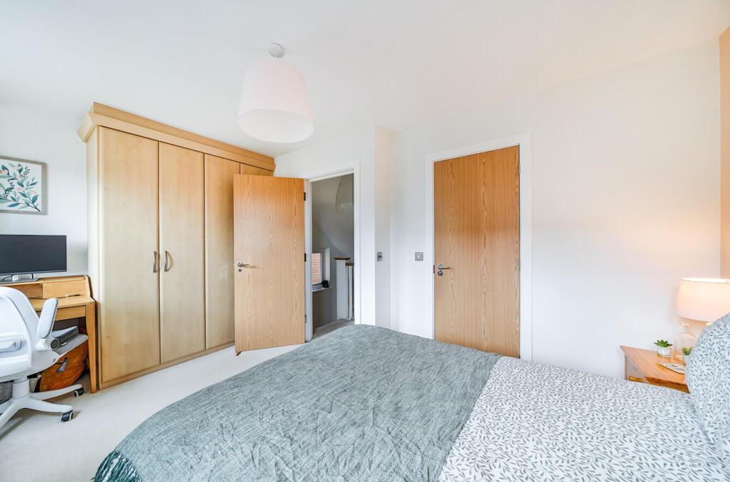 1302381-9-6838672...