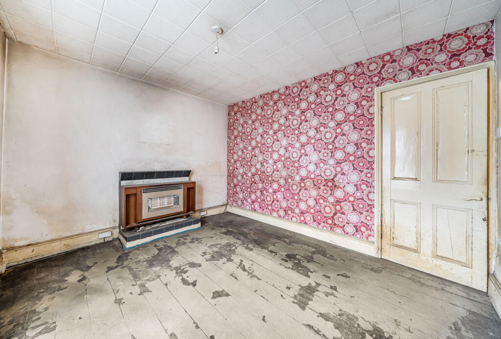 1327032-4-687e640...