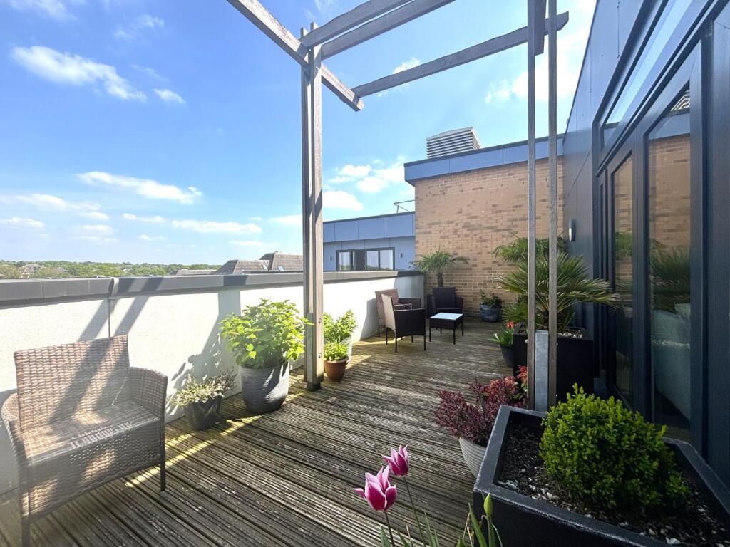 Communal balcony_1.jpeg