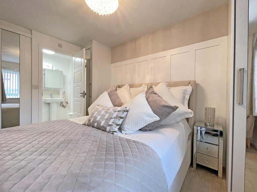 Spindle Crescent 91 - Bedroom One.jpg
