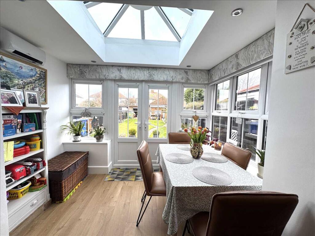 BREAKFAST ROOM