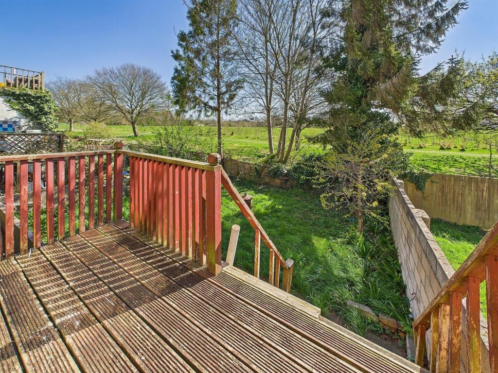 15 - Four Bedroom House for Auction, Vera Road, Fi