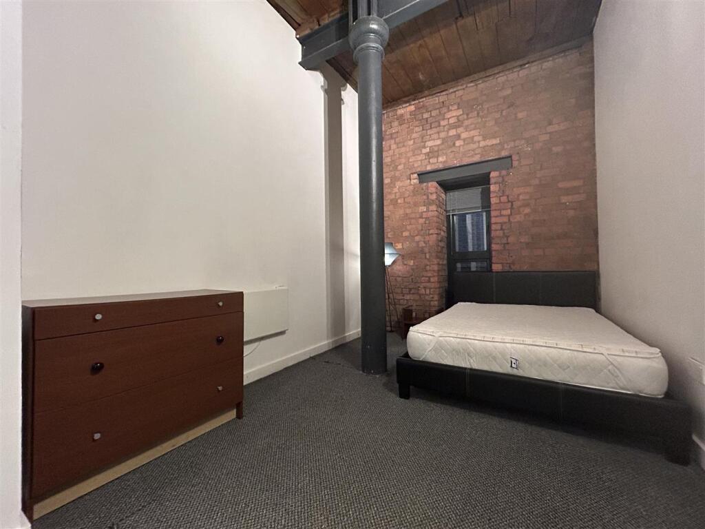 1st Bedroom (2).jpeg