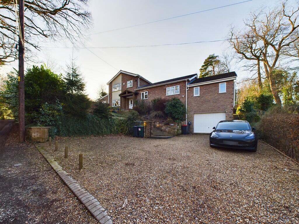 CAM02854G0-PR0306...