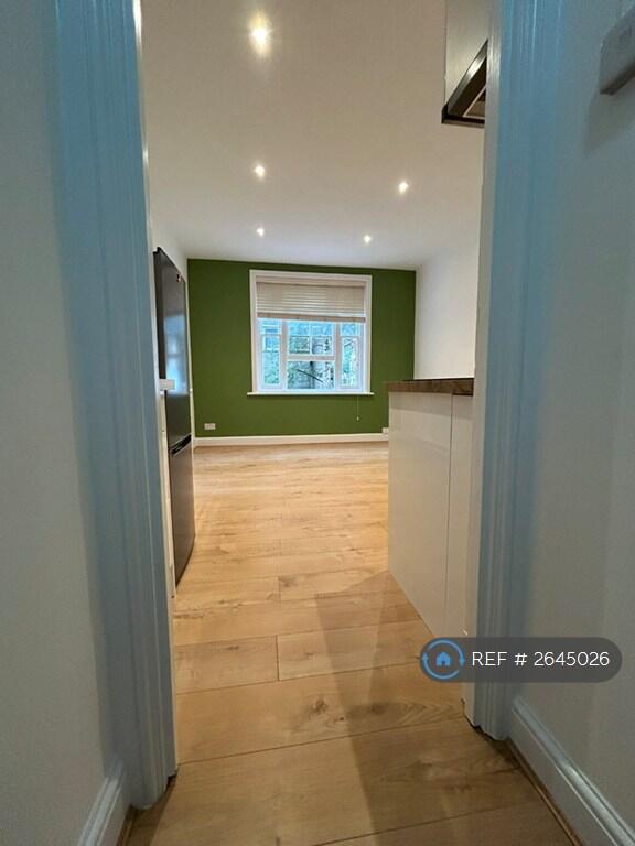 View From Entrance To Lounge/Kitchen