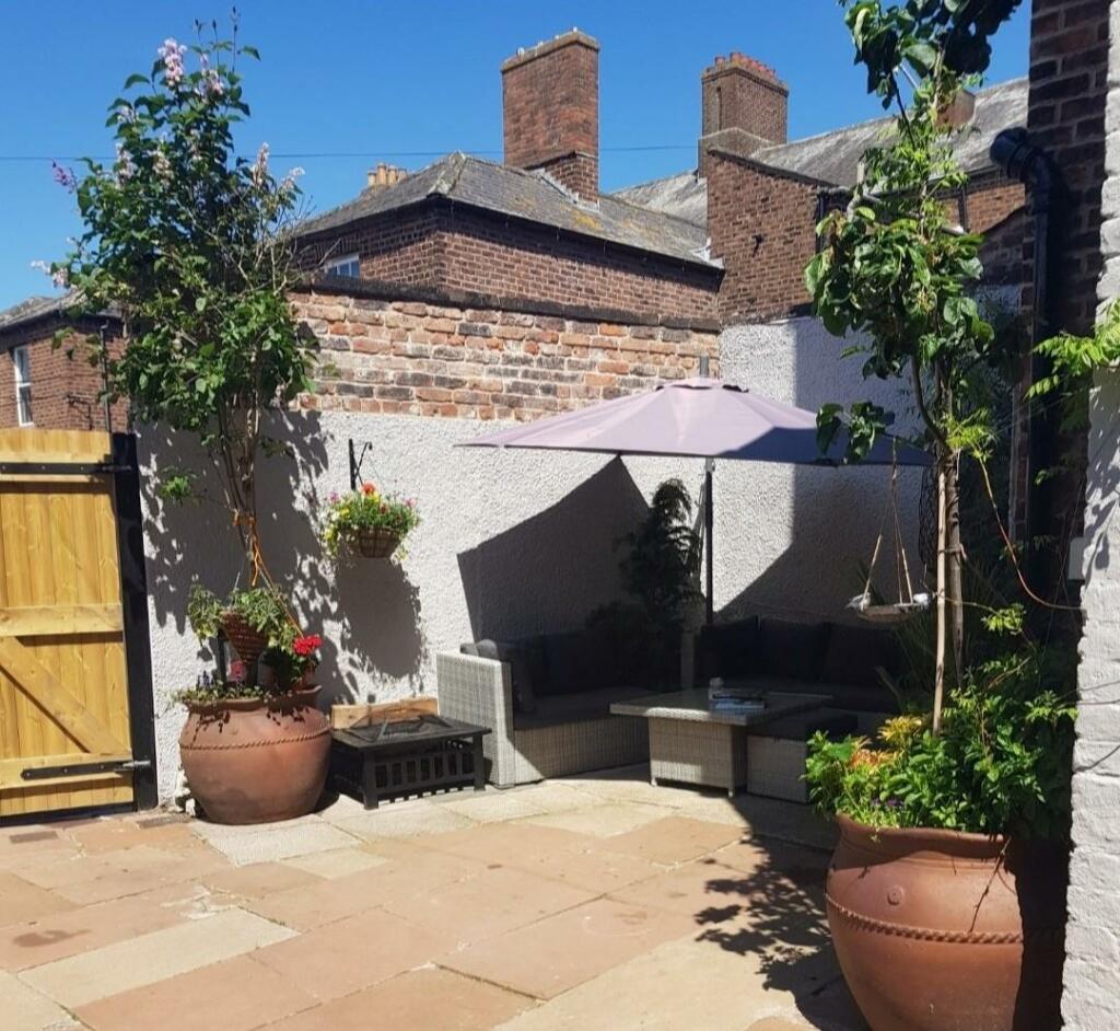 garden 2.jpg