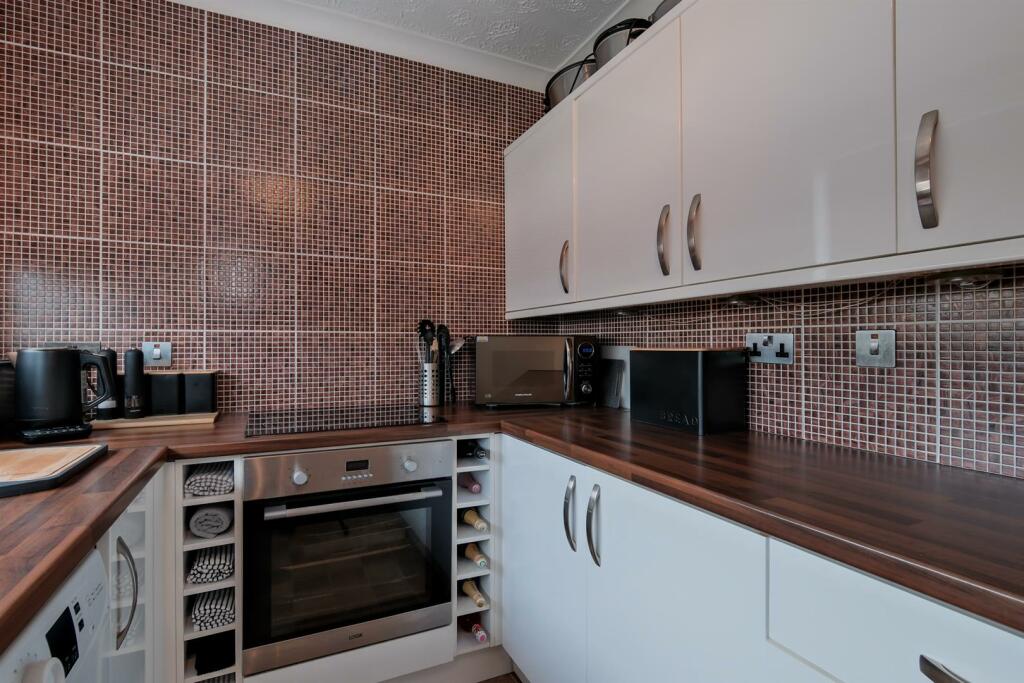 010-22 Spey Court, Newmains ML2 9EE_.jpg