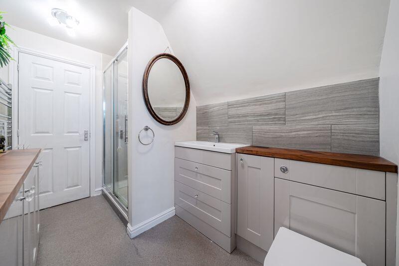 Jack &amp; Jill En Suite