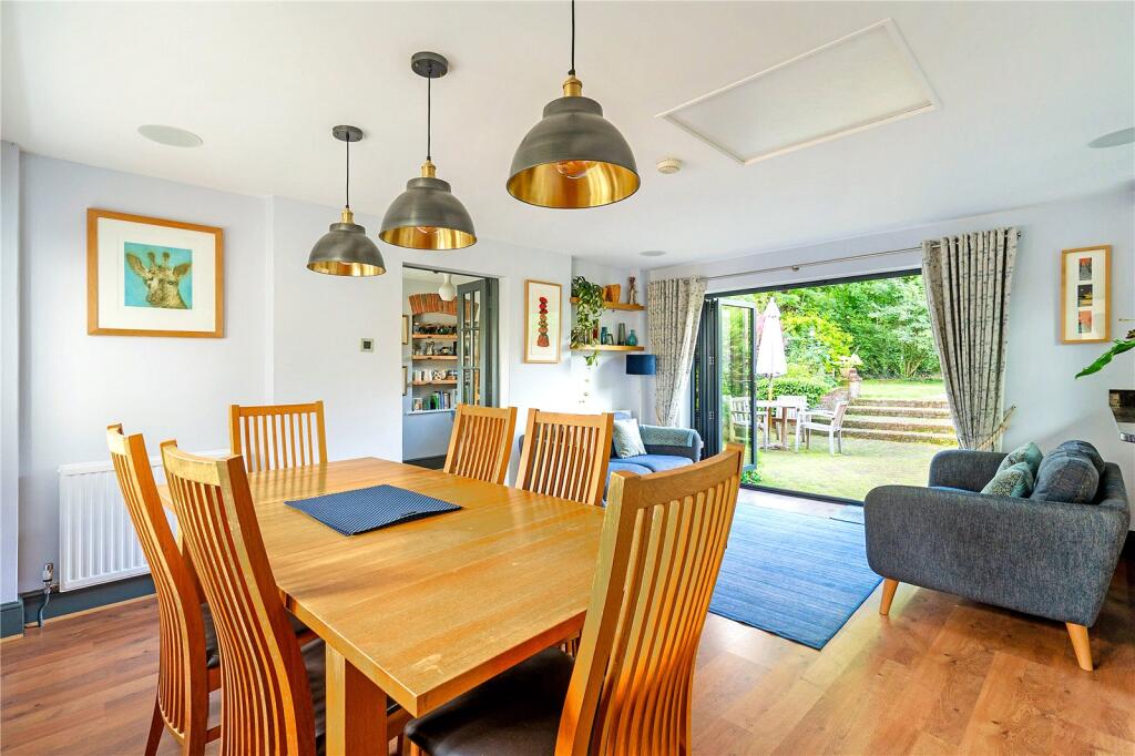 Kitchen/ Dining Room