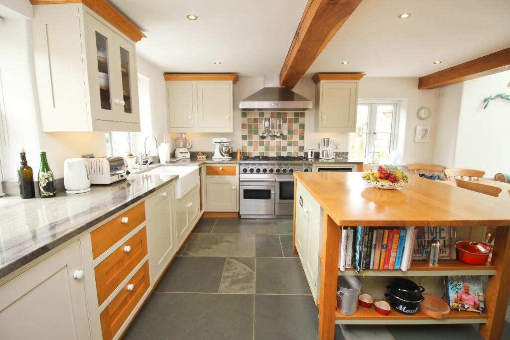 Kitchen/Dining