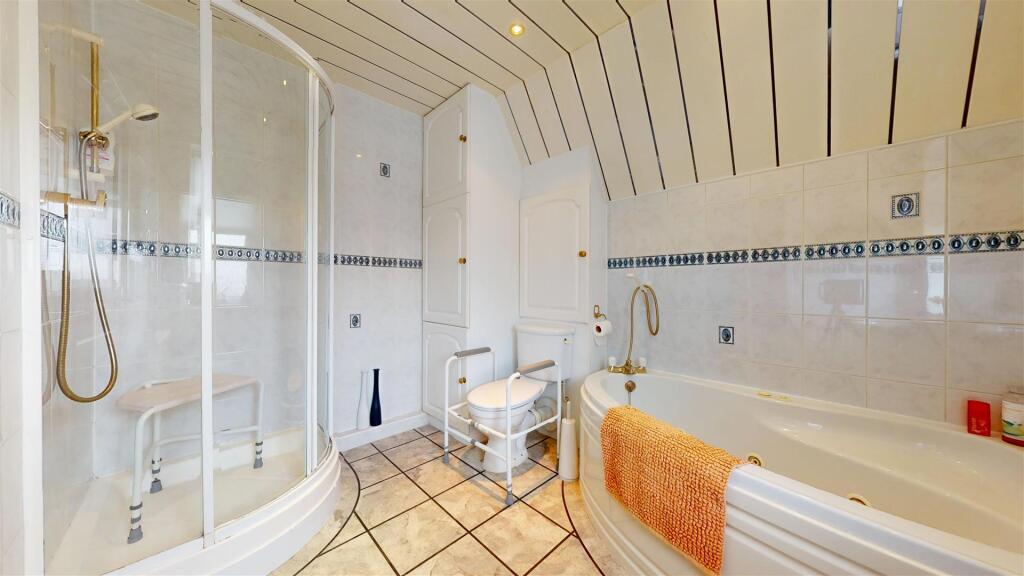 Liverpool Road Bathroom