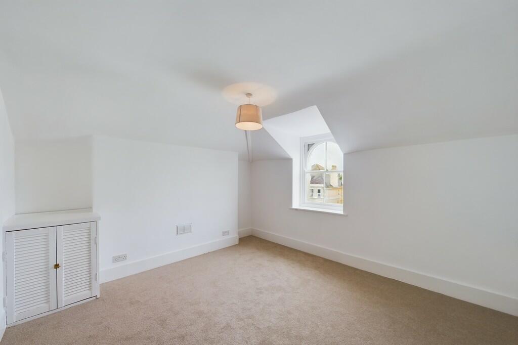 CAM01085G0-PR0381...