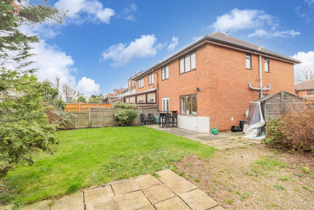 Morley-Road-Sutton-semi-detached-house-IMG_4957