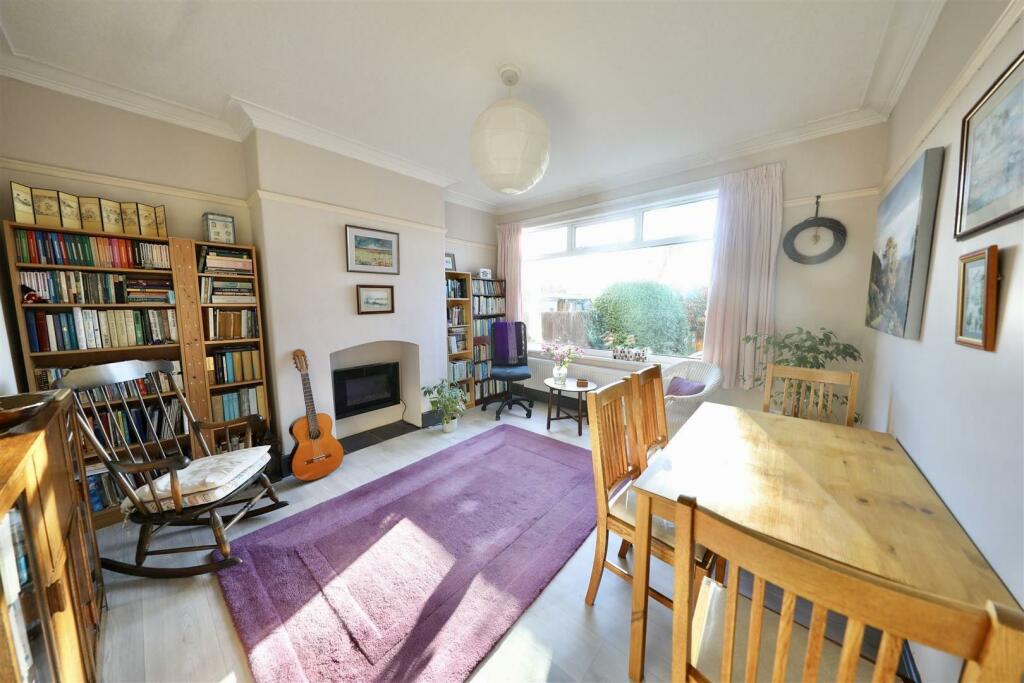 32 Allderidge - Dining room.jpg