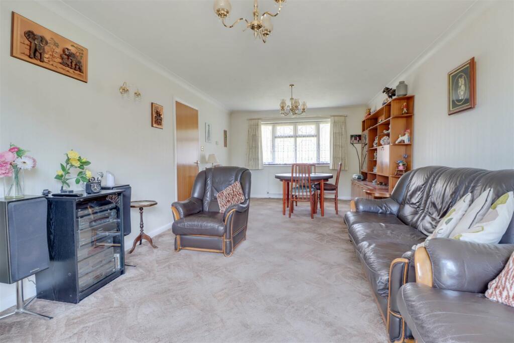1 BANNISTER GREEN INSIDE-9.jpg