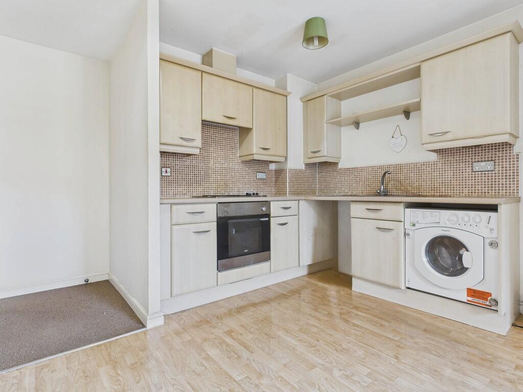 CAM04273G0-PR0191...