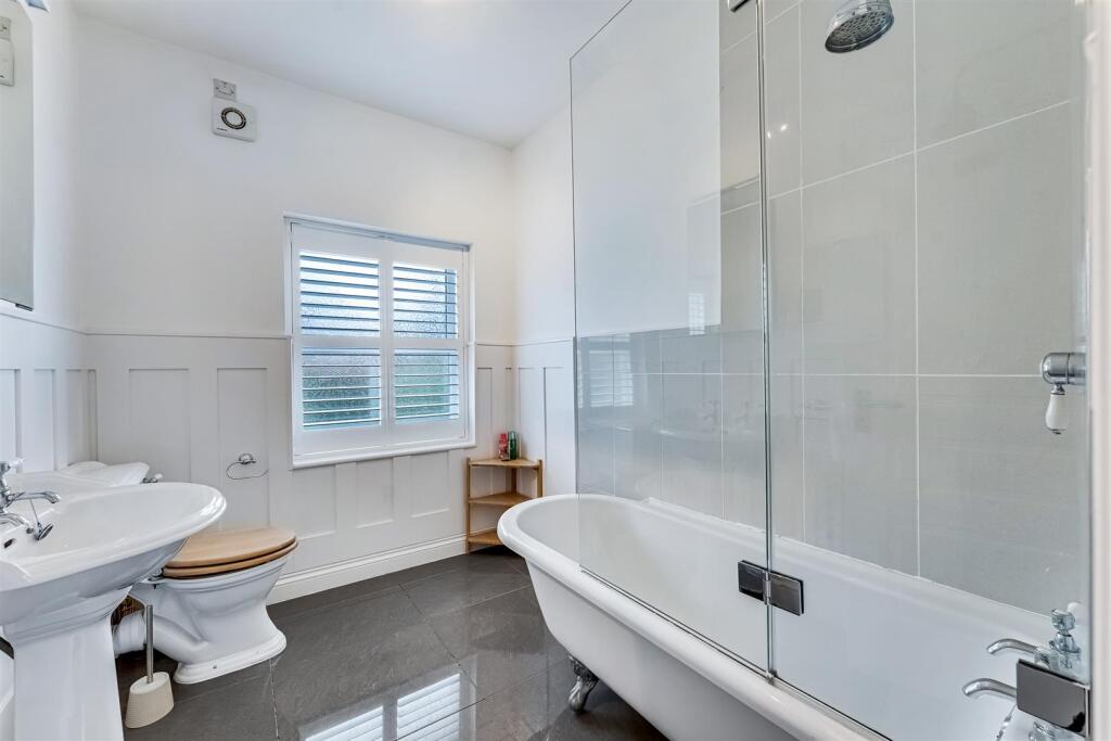 Bed 2 En Suite
