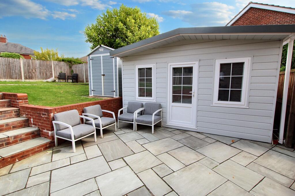 OUTHOUSE / OFFICE / BEDROOM