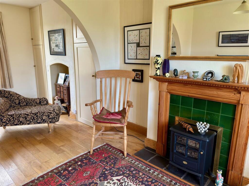 LIVING AREA.jpg