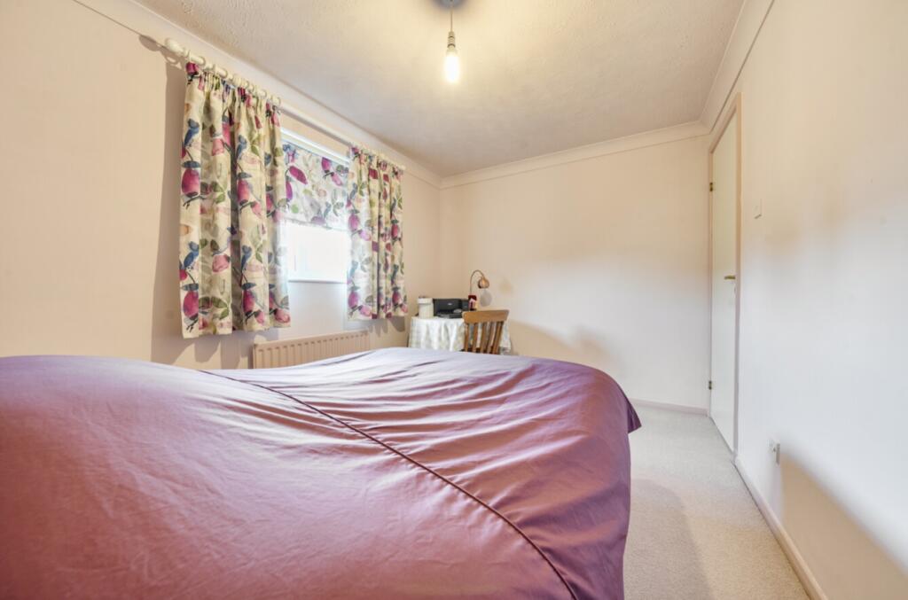 1370142-9-68f79343aec53