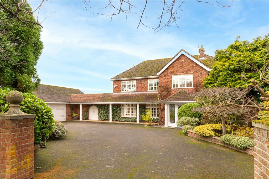 Close Drive To House