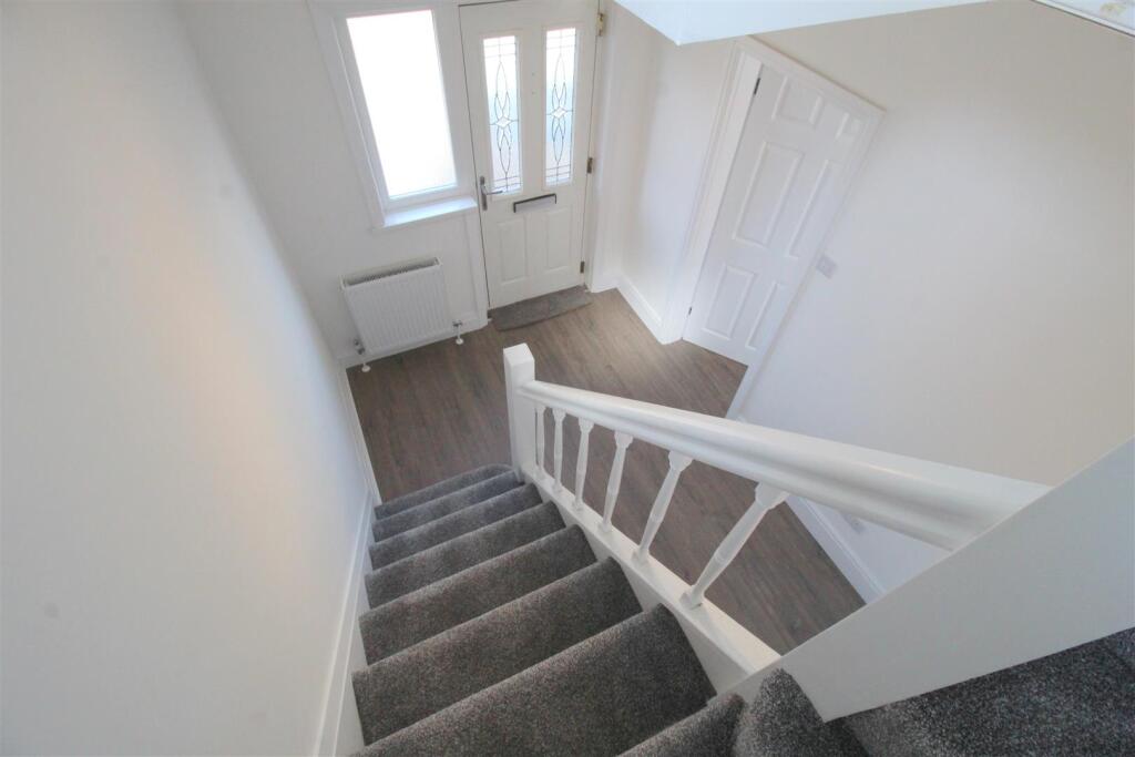 Highbury Road East, 43, hallway.JPG