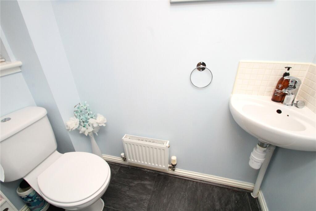 Cloakroom/Wc