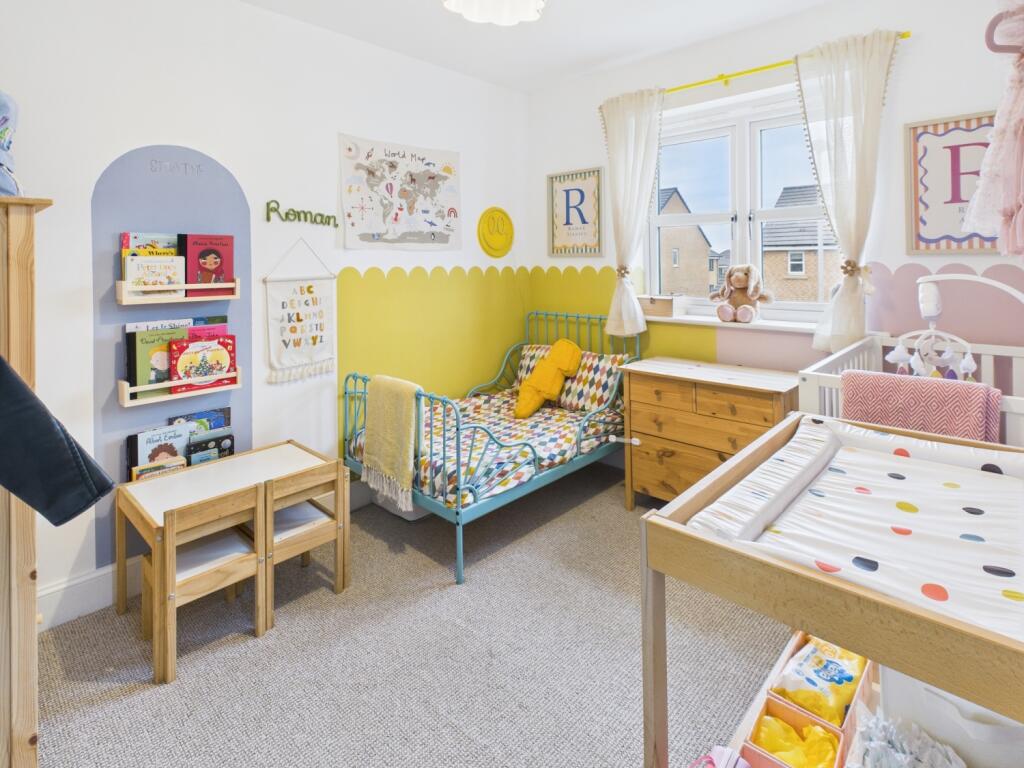 CAM04233G0-PR0034-STILL009