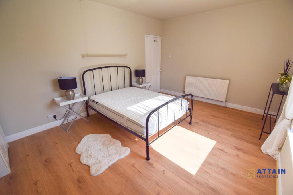 Master Bedroom Alt.jpg