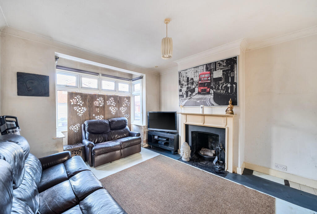 1381876-18-691c96...