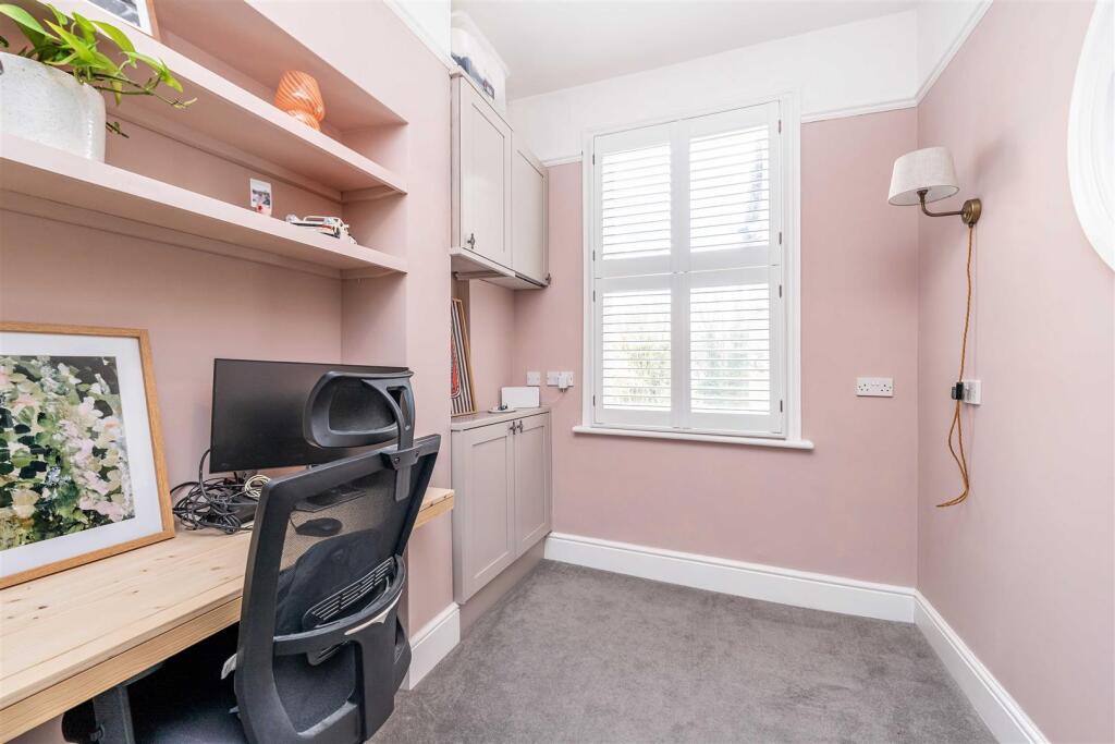 Flat 2, 14 Windmill Rd SW18 2EU-LOW RES-1.jpg