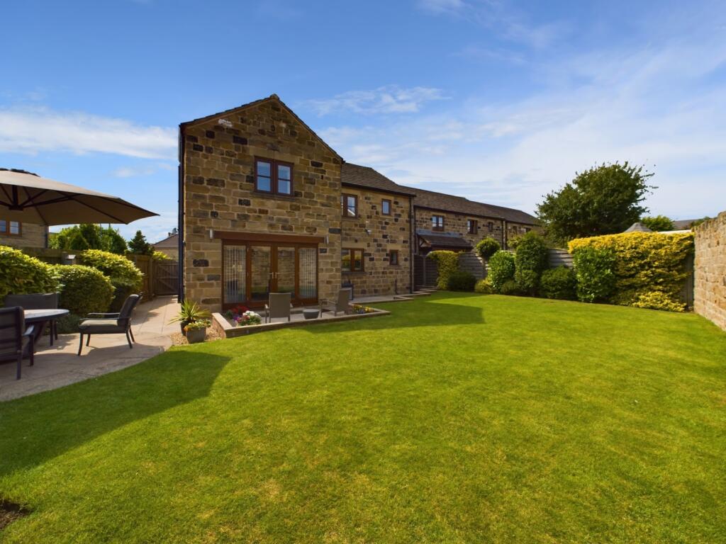 CAM01966G0-PR0216-STILL012