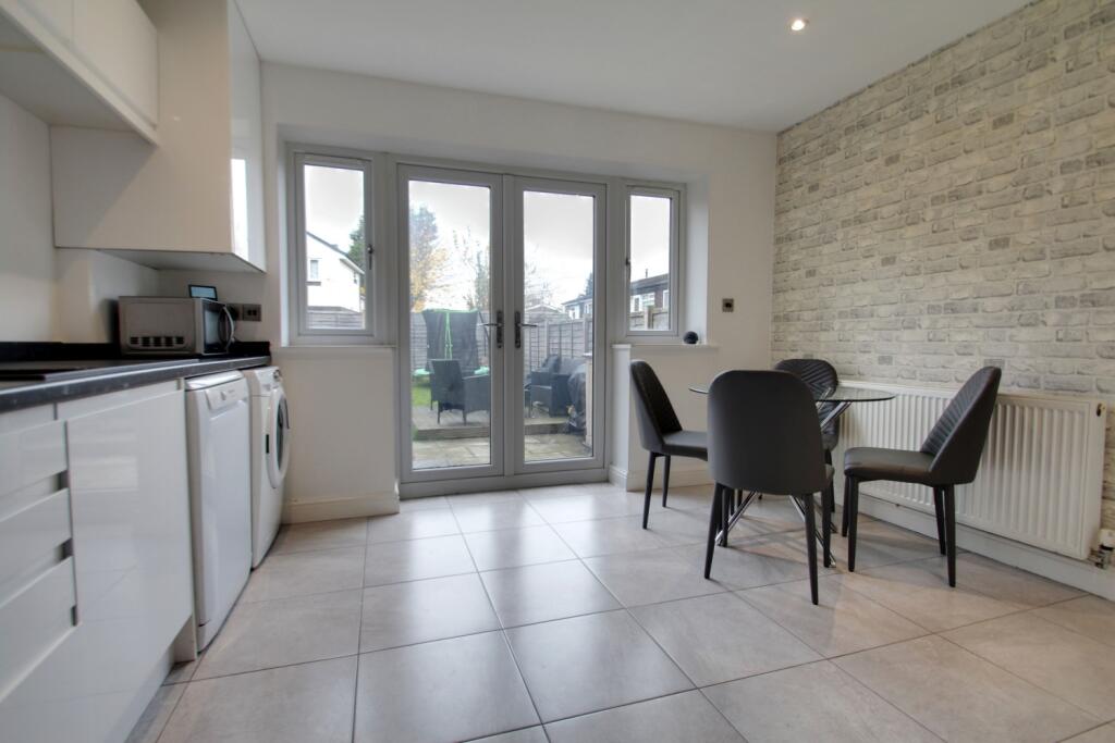 Kitchen Dining room
